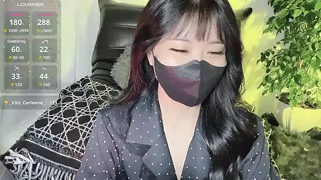 Snapshot of Mya_Lee chatting on December 2024 09:51:01 PM Mya Lee online show from December 2024 09:51:01 PM