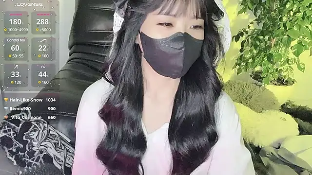 Snapshot of Mya_Lee chatting on December 2024 07:57:01 PM Mya Lee online show from December 2024 07:57:01 PM