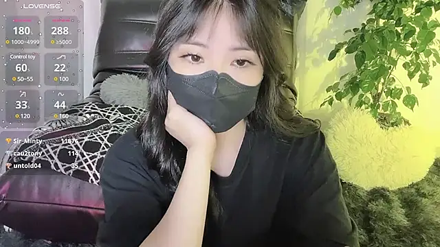 Snapshot of Mya_Lee chatting on January 2025 06:46:01 PM Mya Lee online show from January 2025 06:46:01 PM