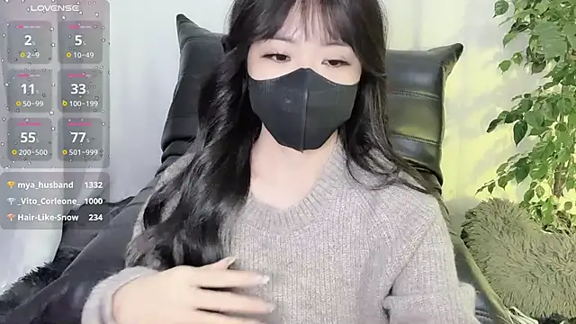 Snapshot of Mya_Lee chatting on January 2025 07:24:01 PM Mya Lee online show from January 2025 07:24:01 PM