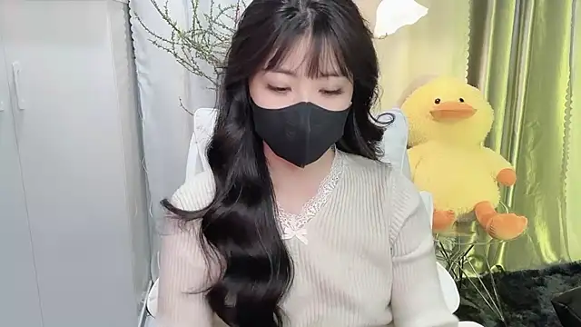 Snapshot of Mya_Lee chatting on January 2025 02:03:02 PM Mya Lee online show from January 2025 02:03:02 PM