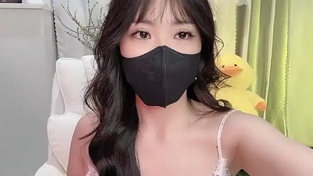 Snapshot of Mya_Lee chatting on January 2025 05:06:01 PM Mya Lee online show from January 2025 05:06:01 PM