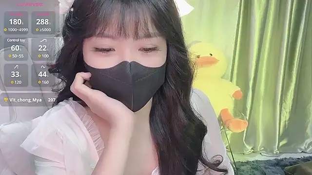 Snapshot of Mya_Lee chatting on February 2025 04:37:01 PM Mya Lee online show from February 2025 04:37:01 PM