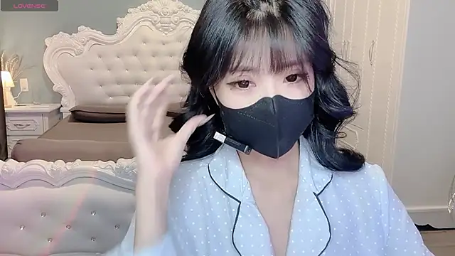 Snapshot of Mya_Lee chatting on February 2026 07:43:01 PM Mya Lee online show from February 2026 07:43:01 PM