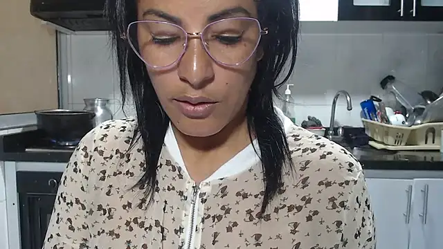 kateleyagrey online show from April 2026 06:34:01 PM