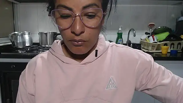 kateleyagrey online show from April 2026 08:00:02 PM