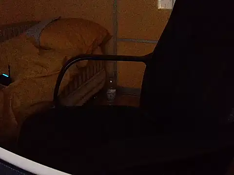 Snapshot of KmlBI26 chatting on December 2024 07:43:02 PM KmlBI26 online show from December 2024 07:43:02 PM