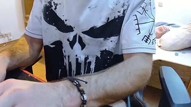 Snapshot of KmlBI26 chatting on October 2025 07:05:02 PM KmlBI26 online show from October 2025 07:05:02 PM