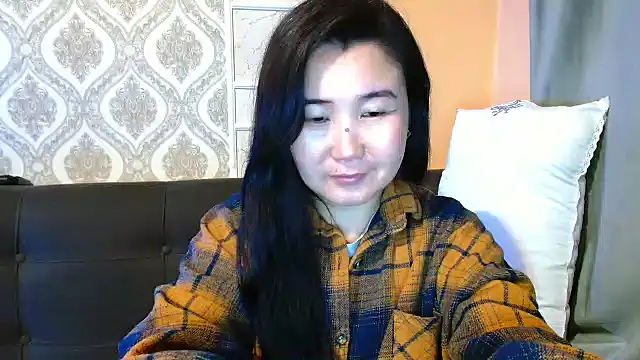 Snapshot of Bet_Lu chatting on December 2024 04:27:02 PM Bet Lu online show from December 2024 04:27:02 PM