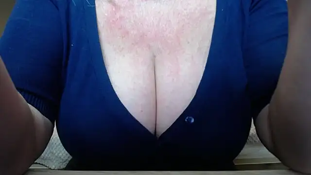 BlondyLeeBest online show from April 2026 03:00:02 AM