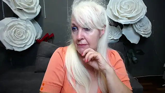 BlondyLeeBest online show from July 2026 06:45:01 PM