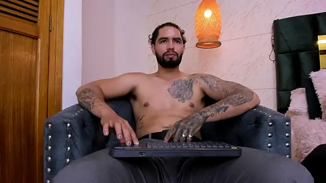 matteosantos online show from February 2025 05:42:01 PM