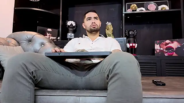 matteosantos online show from November 2025 11:54:01 AM