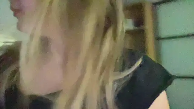 Snapshot of CharmingSarah chatting on October 2025 04:16:02 PM CharmingSarah online show from October 2025 04:16:02 PM