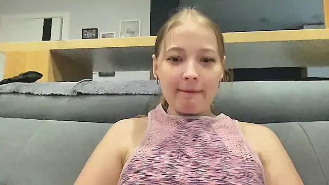 CharmingSarah online show from May 2026 04:25:02 PM