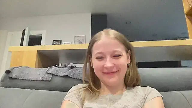 CharmingSarah online show from May 2026 04:37:01 PM