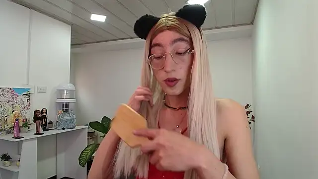 NicoleCortez online show from January 2025 08:25:01 PM