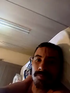 Moreira3307 online show from May 2026 01:17:02 PM