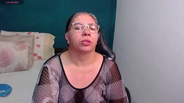 Snapshot of scaelettdubois chatting on April 2026 01:53:01 AM scaelettdubois online show from April 2026 01:53:01 AM