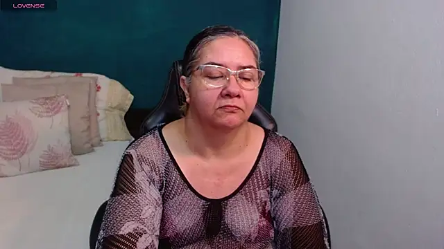 Snapshot of scaelettdubois chatting on April 2026 01:52:02 AM scaelettdubois online show from April 2026 01:52:02 AM