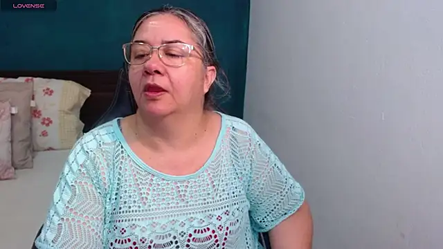 Snapshot of scaelettdubois chatting on May 2026 12:51:02 AM scaelettdubois online show from May 2026 12:51:02 AM