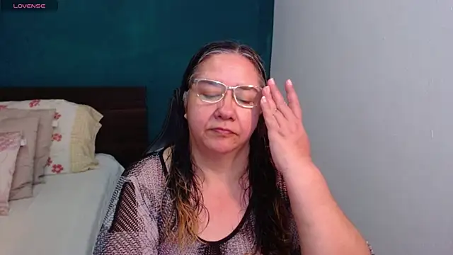 Snapshot of scaelettdubois chatting on May 2026 02:18:02 AM scaelettdubois online show from May 2026 02:18:02 AM