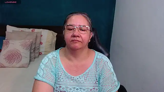 Snapshot of scaelettdubois chatting on May 2026 01:58:02 AM scaelettdubois online show from May 2026 01:58:02 AM