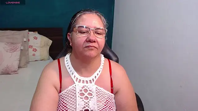 Snapshot of scaelettdubois chatting on May 2026 01:25:02 AM scaelettdubois online show from May 2026 01:25:02 AM