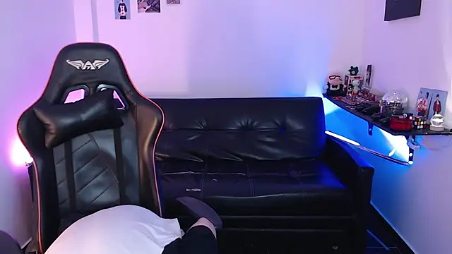 Snapshot of malik_harrison__ chatting on December 2024 02:49:02 PM malik harrison online show from December 2024 02:49:02 PM