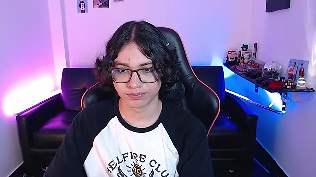 Snapshot of malik_harrison__ chatting on December 2024 05:54:02 PM malik harrison online show from December 2024 05:54:02 PM