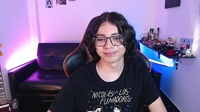 Snapshot of malik_harrison__ chatting on January 2025 05:42:02 PM malik harrison online show from January 2025 05:42:02 PM