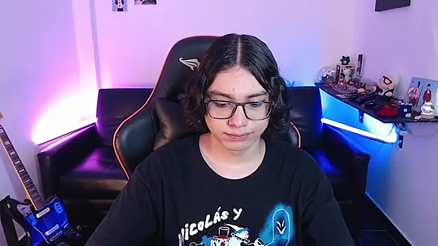 Snapshot of malik_harrison__ chatting on January 2025 03:17:02 PM malik harrison online show from January 2025 03:17:02 PM