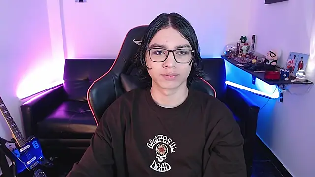 Snapshot of malik_harrison__ chatting on January 2025 02:14:02 PM malik harrison online show from January 2025 02:14:02 PM