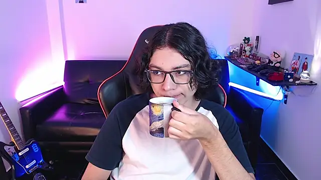 Snapshot of malik_harrison__ chatting on January 2025 03:12:02 PM malik harrison online show from January 2025 03:12:02 PM