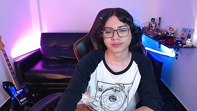 Snapshot of malik_harrison__ chatting on January 2025 05:37:02 PM malik harrison online show from January 2025 05:37:02 PM