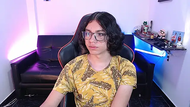 Snapshot of malik_harrison__ chatting on January 2025 11:34:02 PM malik harrison online show from January 2025 11:34:02 PM