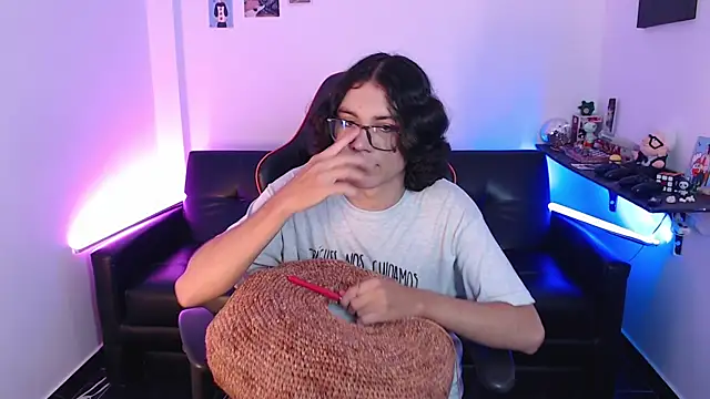 Snapshot of malik_harrison__ chatting on January 2025 04:54:02 PM malik harrison online show from January 2025 04:54:02 PM