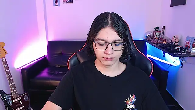 Snapshot of malik_harrison__ chatting on January 2025 01:36:01 PM malik harrison online show from January 2025 01:36:01 PM