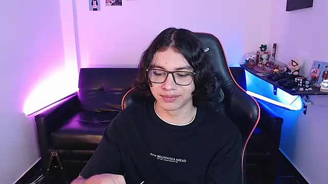 Snapshot of malik_harrison__ chatting on January 2025 02:18:01 PM malik harrison online show from January 2025 02:18:01 PM