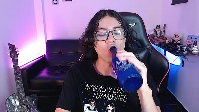 Snapshot of malik_harrison__ chatting on January 2025 04:48:01 PM malik harrison online show from January 2025 04:48:01 PM