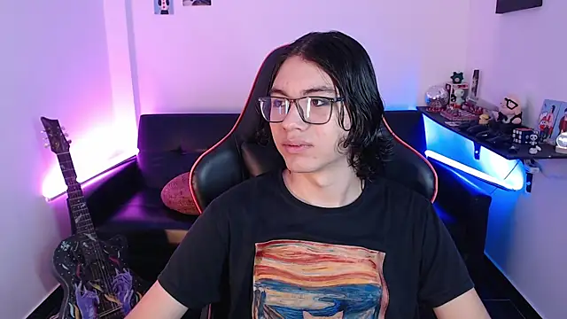 Snapshot of malik_harrison__ chatting on January 2025 02:41:01 PM malik harrison online show from January 2025 02:41:01 PM