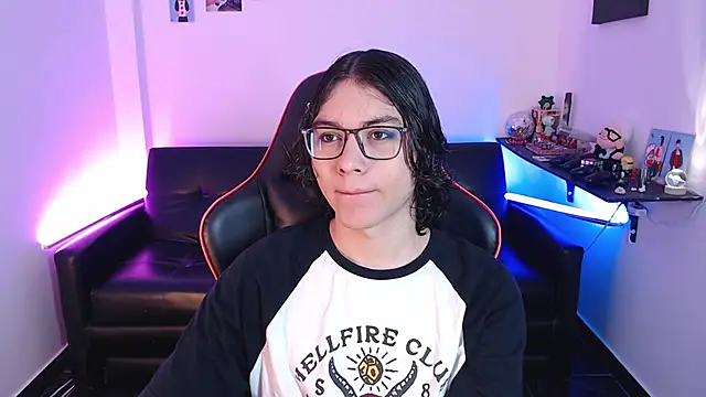 Snapshot of malik_harrison__ chatting on January 2025 02:47:02 PM malik harrison online show from January 2025 02:47:02 PM