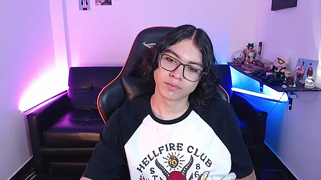 Snapshot of malik_harrison__ chatting on January 2025 05:49:02 PM malik harrison online show from January 2025 05:49:02 PM