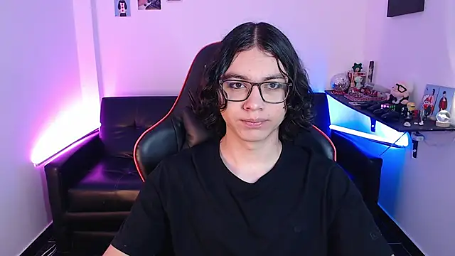 Snapshot of malik_harrison__ chatting on January 2025 02:07:01 PM malik harrison online show from January 2025 02:07:01 PM