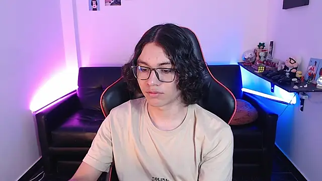 Snapshot of malik_harrison__ chatting on February 2025 05:24:02 PM malik harrison online show from February 2025 05:24:02 PM