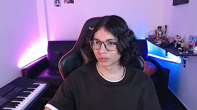 Snapshot of malik_harrison__ chatting on February 2025 05:01:02 PM malik harrison online show from February 2025 05:01:02 PM