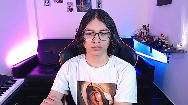 Snapshot of malik_harrison__ chatting on February 2025 01:55:01 PM malik harrison online show from February 2025 01:55:01 PM