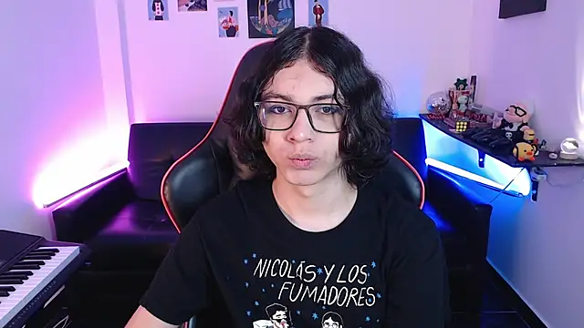 Snapshot of malik_harrison__ chatting on February 2025 02:16:02 PM malik harrison online show from February 2025 02:16:02 PM