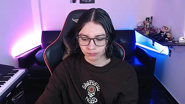 Snapshot of malik_harrison__ chatting on February 2025 02:48:02 PM malik harrison online show from February 2025 02:48:02 PM