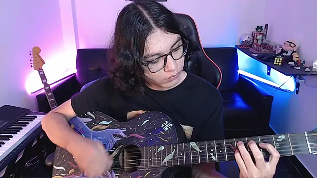 Snapshot of malik_harrison__ chatting on March 2025 05:38:02 PM malik harrison online show from March 2025 05:38:02 PM